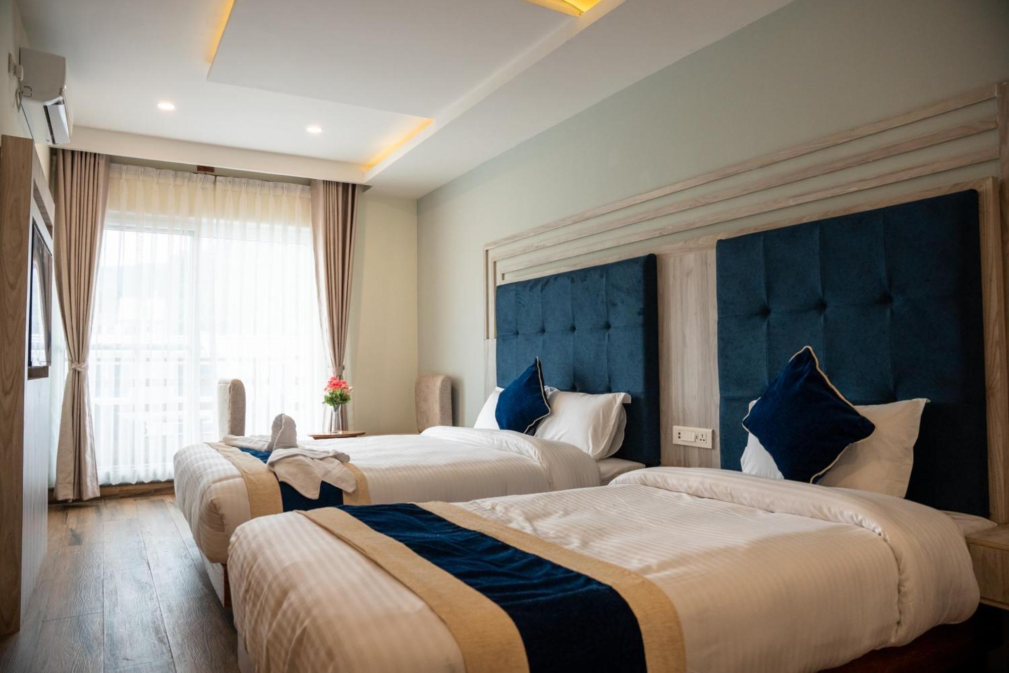 Hotel Adam Покхара Екстер'єр фото