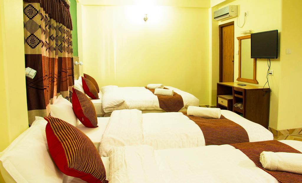 Hotel Adam Покхара Номер фото