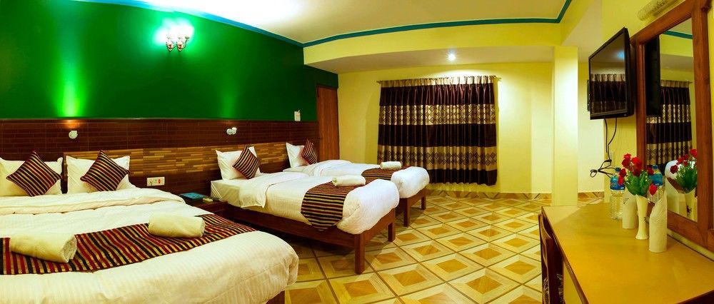 Hotel Adam Покхара Екстер'єр фото